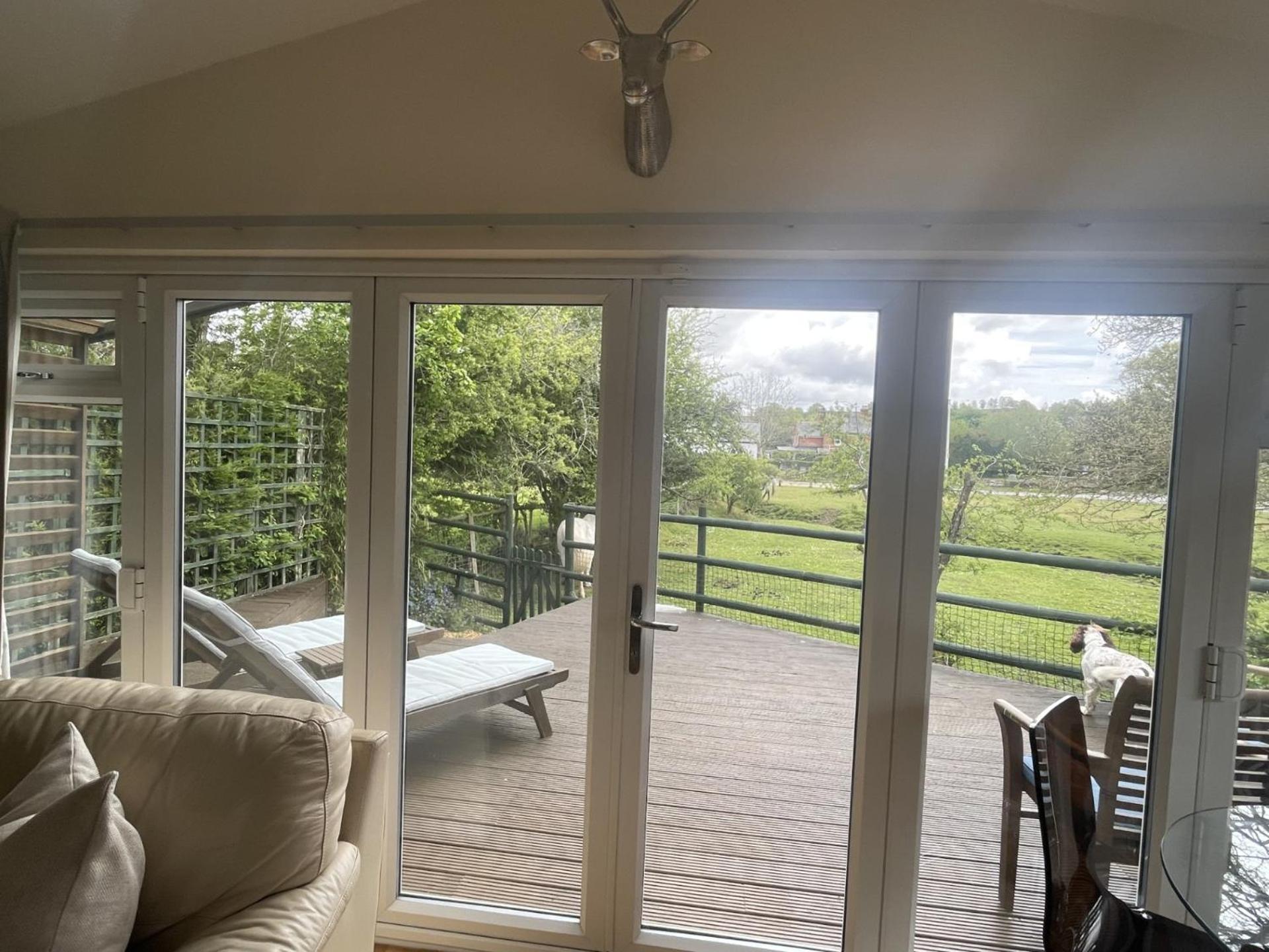 New Forest 2 Bedroom Guest & Hot Tub Деревянный коттедж Ibsley